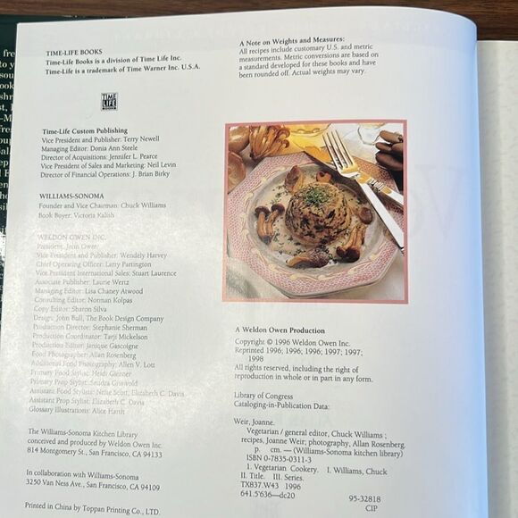 Williams-Sonoma Kitchen Library Cookbook ~ Vegetarian - Picture 3 of 4